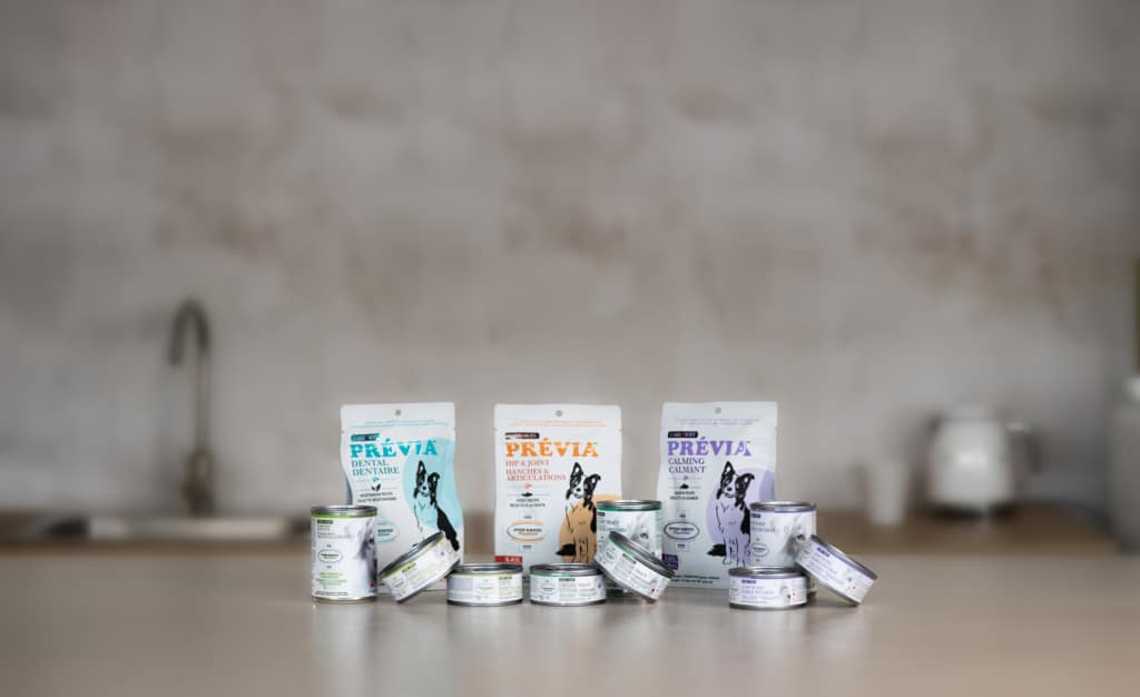 Nouveautés Soin pour chiens et chats incluant les gâteries fonctionnelles Prévia et les nouvelles recettes humides Soin d’Oven-Baked Tradition, fièrement canadien